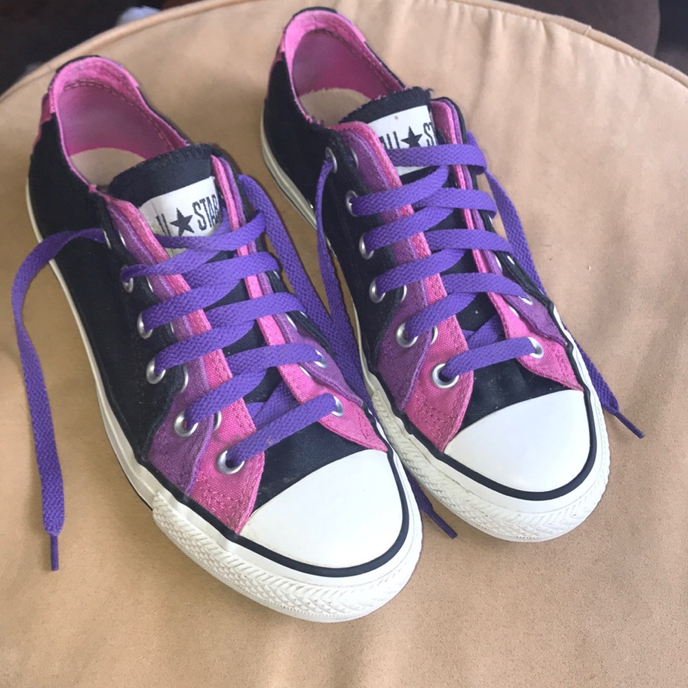 Triple upper tri-colored converse size 8